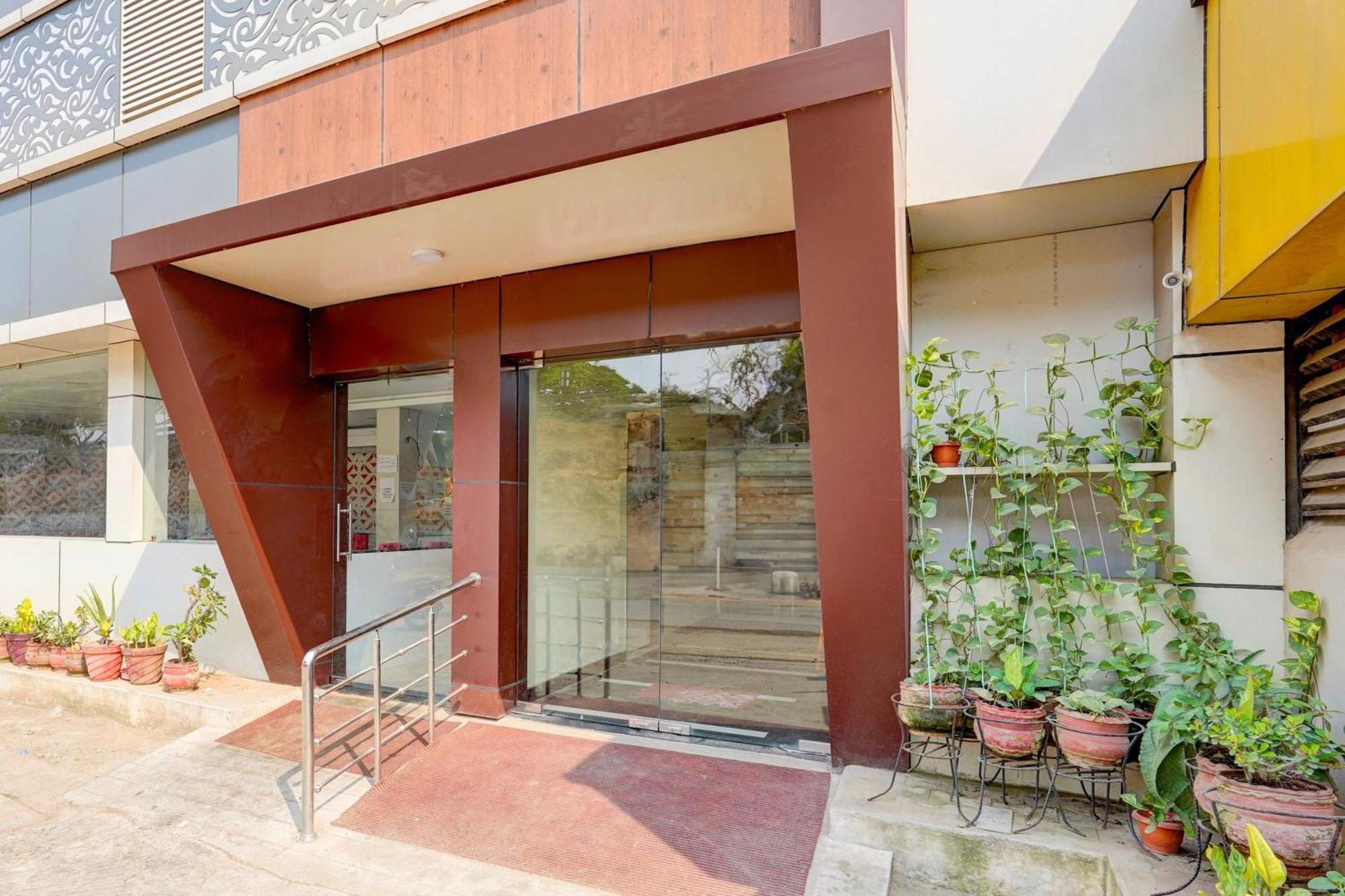 Super Hotel O Perungalathur Near Bus Stand Chennai Exterior photo